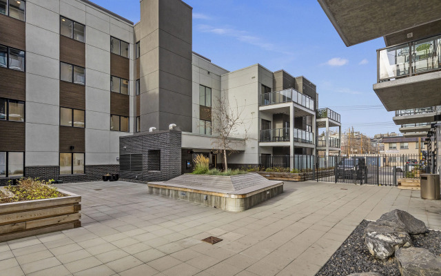 Апарт-отель GLOBALSTAY Condo Near the Bow River