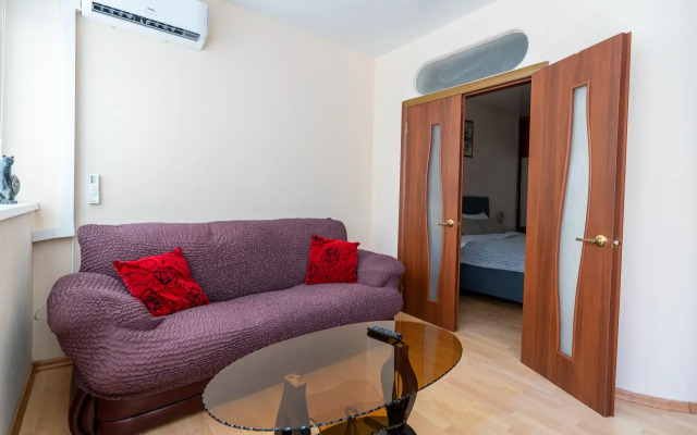 Na Avrorovskoy Flat