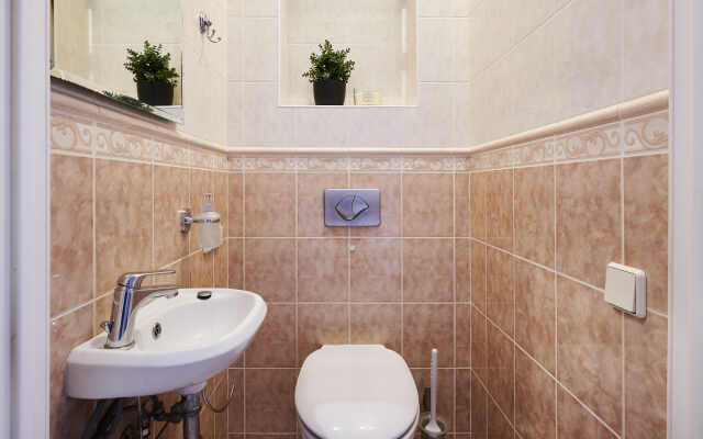 GM Stilnye I Prostornye Chetyrekhkomnatnye Na Myasnitskoy Apartaments