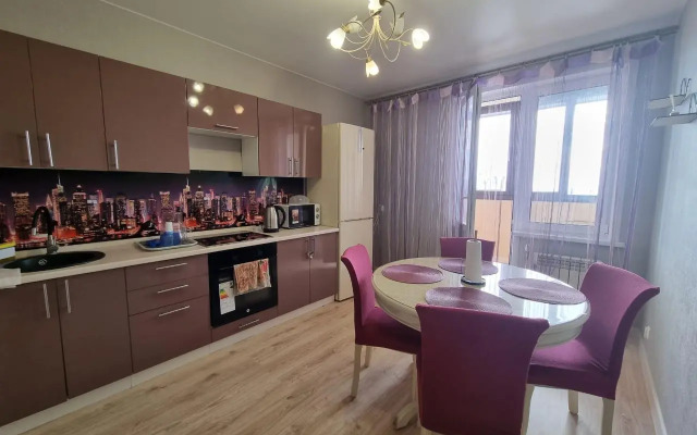 Na Ulitse Zakharova 16 Flat