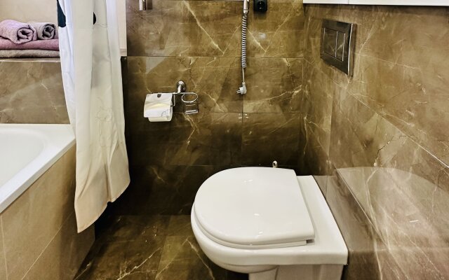 Dizaynerskaya Kvartira V Tsentre Goroda S Krasivym Vidom Flat