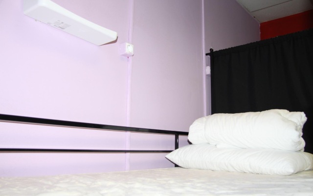 Trevel Inn Na Novoslobodskoj Hostel