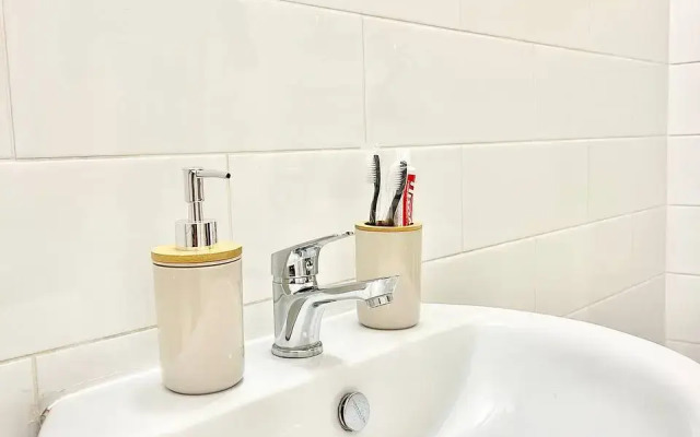 Uyutnaya Yevrodvushka Na Shmidta Flat