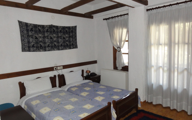 Sintrivanis Mountain Guest House