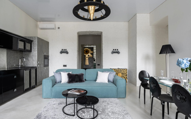 Квартира четырехкомнатная на Почтамтском