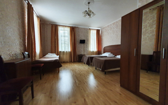 Admiral Hotel