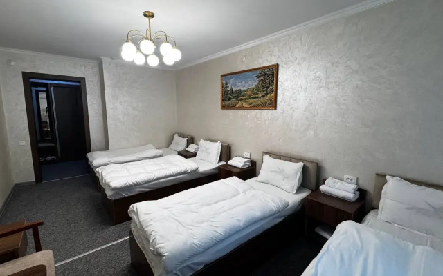Qorasuv Hotel