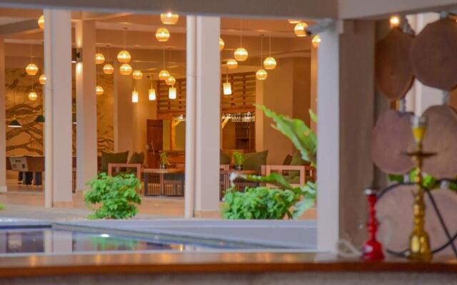 Breeze Pasikudah Resort Hotel