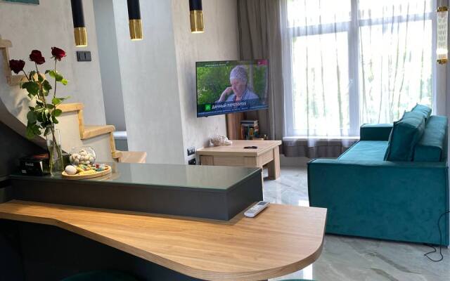 Ajax Na Polyanskoy S Terrasoy Na Kryshe Apartments