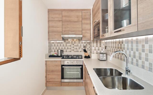 Staybridge Suites Dubai al-Maktoum Airport, an IHG Hotel
