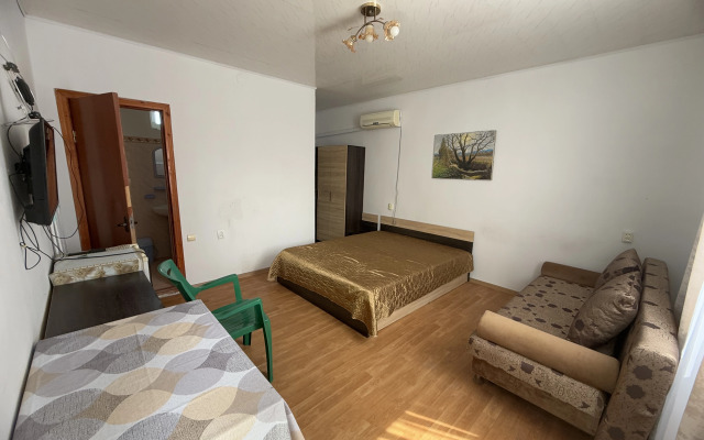 Taraktash Guest house
