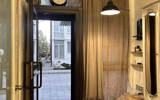 Квартира Лофт на Набережной c Отдельным Входом и 2-мя Санузлами