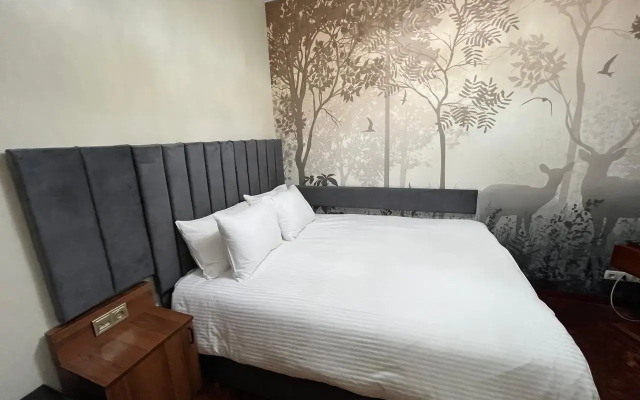 Hotel Luxurious