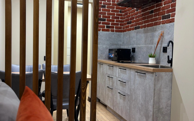 Krasivaya Yevrodvushka v Tsentre Flat