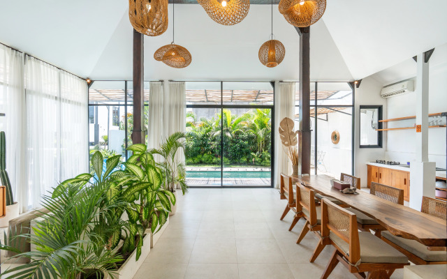 Вилла Spacious 4BR Mila Mou with rooftop