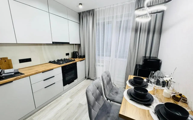 Stilnaya Odnokomnatnaya Ryadom S Rivyeroy Flat