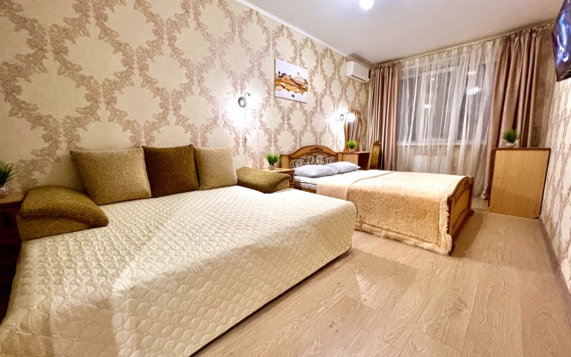 Na 5 Etazhe V Tsentre Goroda Flat