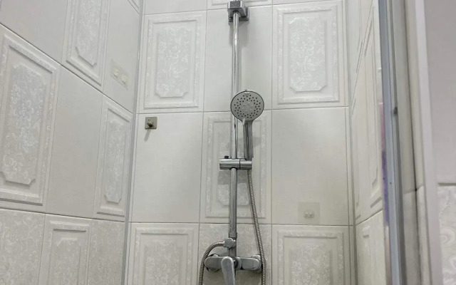2 Na Bekhtereva 2B Flat