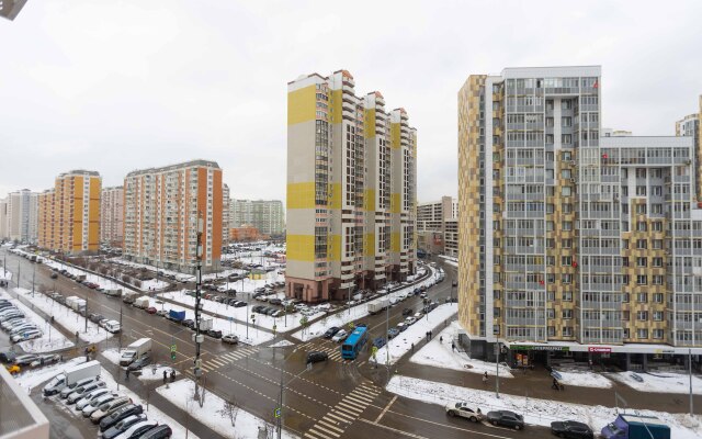 Ryadom S M. Rasskazovka Flat