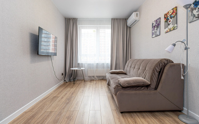 Квартира Яркая 1-ком квартира на Западном обходе