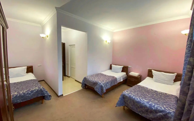 Mina Hotel