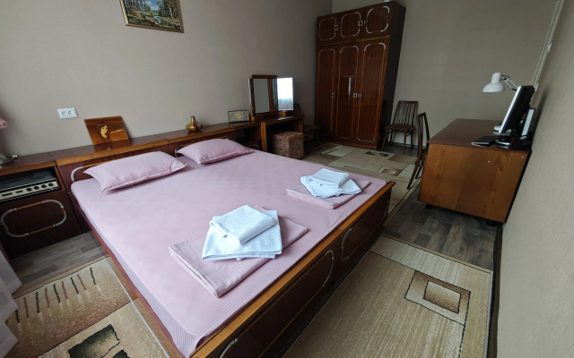 Uyutnaya s retro obstanovkoy Flat