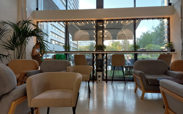 Апартаменты с сюрреалистическим портретом на Вернадке