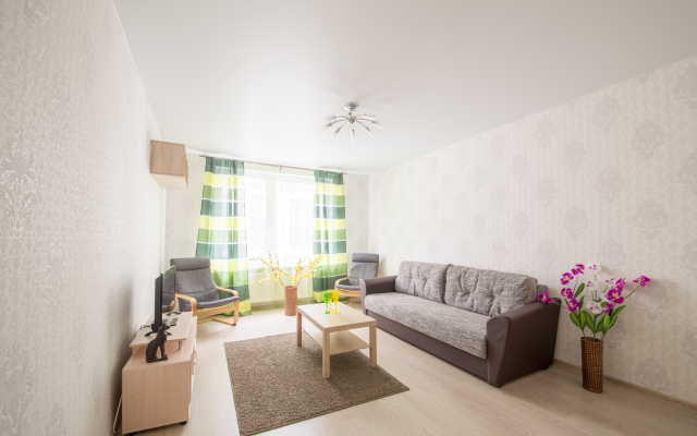 Na Kremenchugskoy 9k2 Apartments