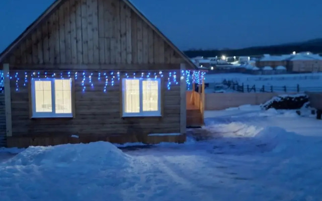 Tikhiy Dvorik Apartment