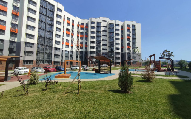Ryadom S Naberezhnoy Flat