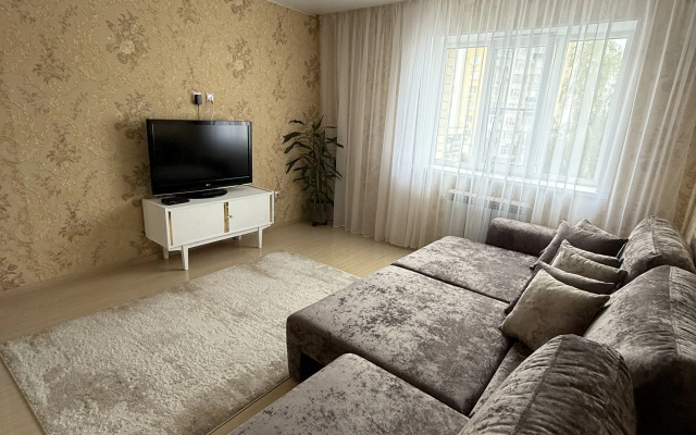So Svetloy Auroy Flat