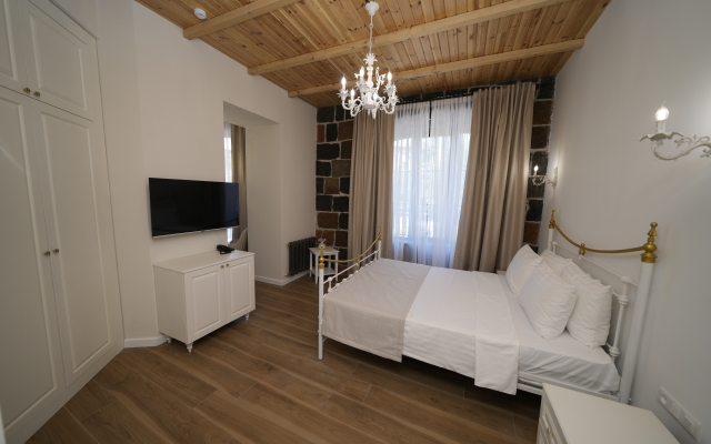 Hotel Ser In Hotel