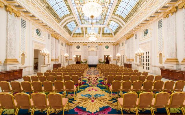 Отель Fairmont Grand Kyiv