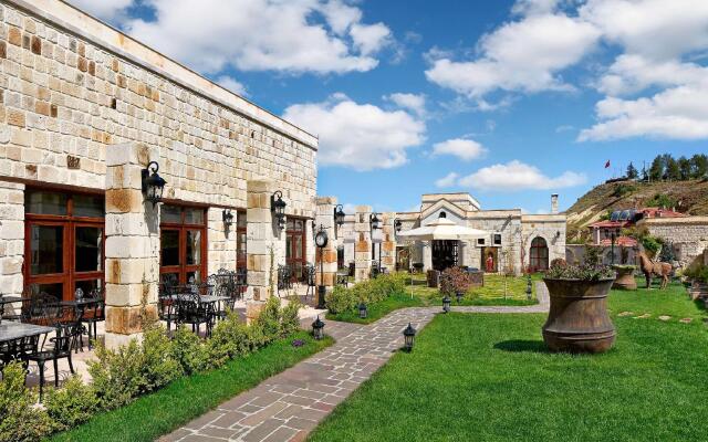 Seraphim Cave Suites & Spa Hotel