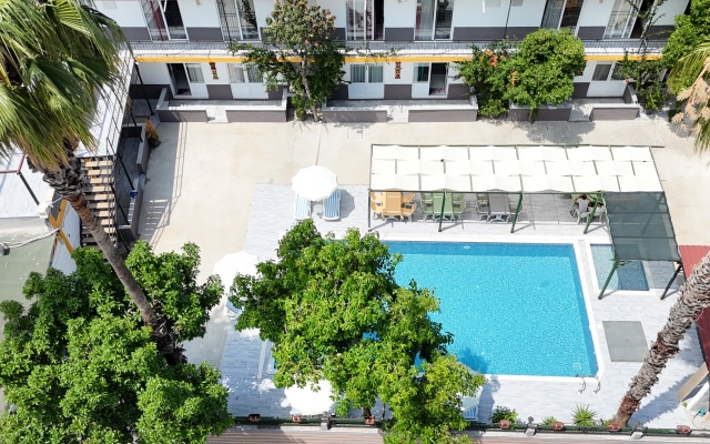 Hillside Apart House Apartment Hotel