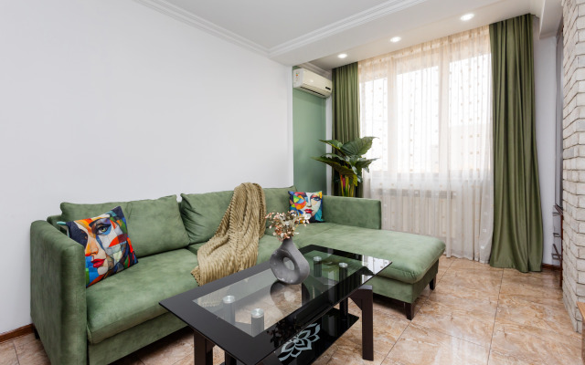 Квартира Уютная 2-комн улица Езника Кохбаци KO200