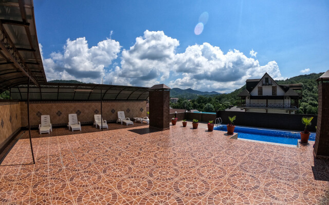 FamilyClub Созвездие - бассейн под облаками