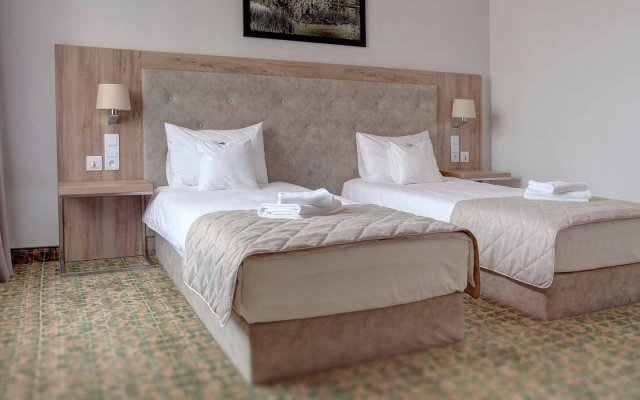 Отель Arche Częstochowa