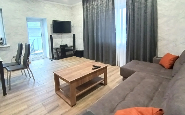 Kottedzh Na Ulitse  Altayskaya 20 Private house