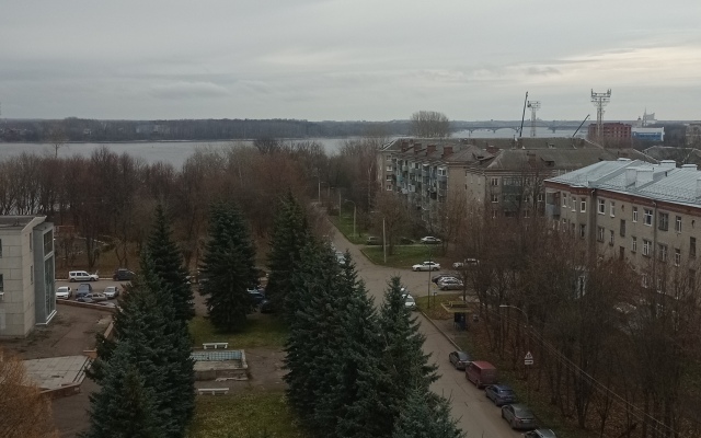 Apartamenty Cetyrehkomnatnye apartamenty na beregu Volgi