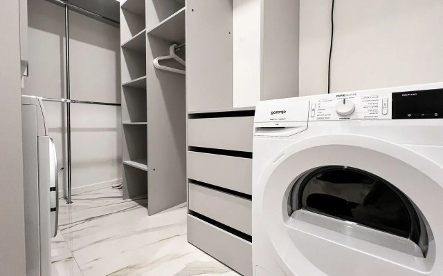 Dizaynerskaya Yevro 2ka Sunvilles V Savin Khaus Flat