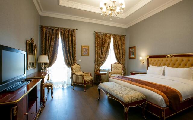 Shah Palace Luxury Museum Hotel