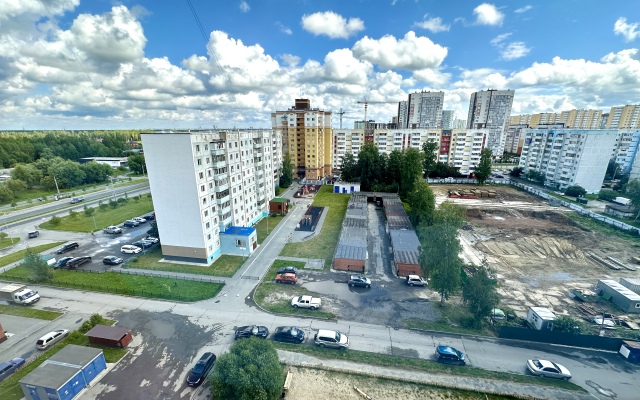 v novostroyke ryadom s khramom Vozneseniya Gospodnya Apartments