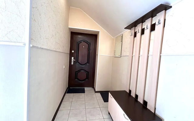 Апартаменты 2-к квартира Каракозова 10