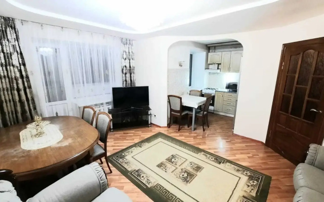 Akan Sere 90A Apartments