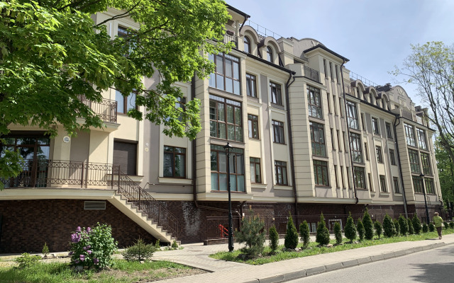 U Muzeya Yantarya Flat