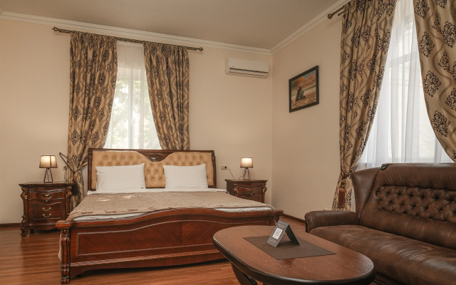 Отель Кристи