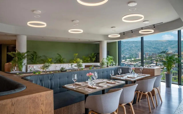 Hotel Golden Tulip Design Tbilisi