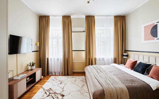 Квартира GM Apartments Двухуровневая с мансардой у Патриарших Прудов