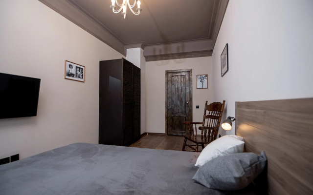 Апартаменты 2-х комнатные в Тихом Центре в стиле Старый Питер